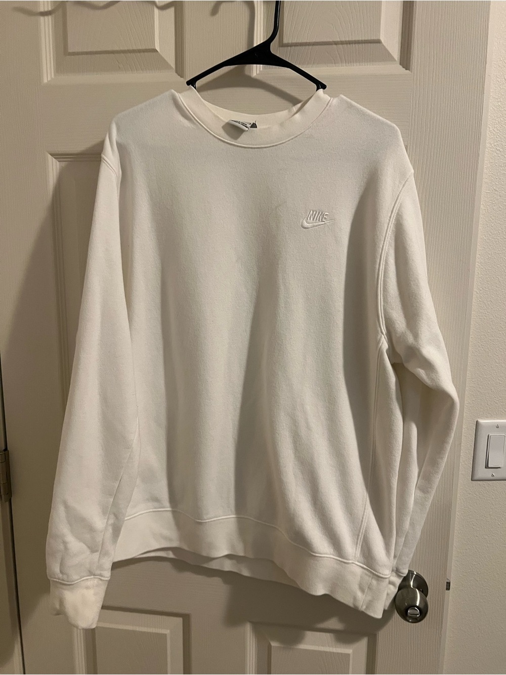 Nike Men's White Crewneck Sweatshirt with Subtle Embroidered Logo